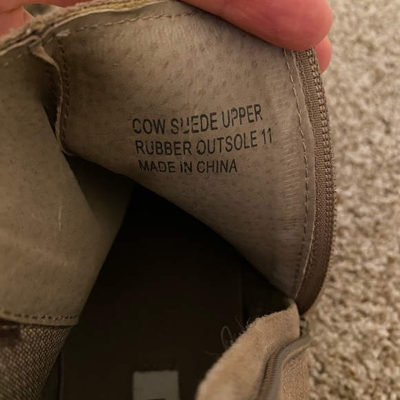 NWOT STEVE MADDEN Sand Suede Chelsea Boots - Picture 6 of 9